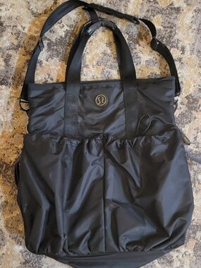 lululemon athletica Black Convertible Shoulder Tote Flow And GO BAG